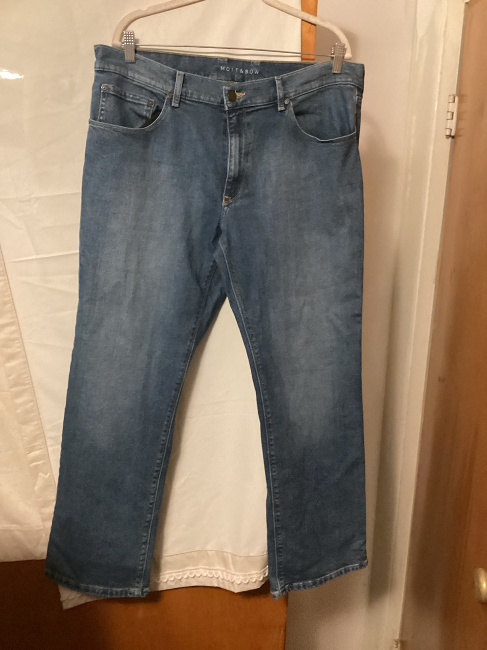 Mott & Bow Straight wide leg relaxed fit jeans W 38x30